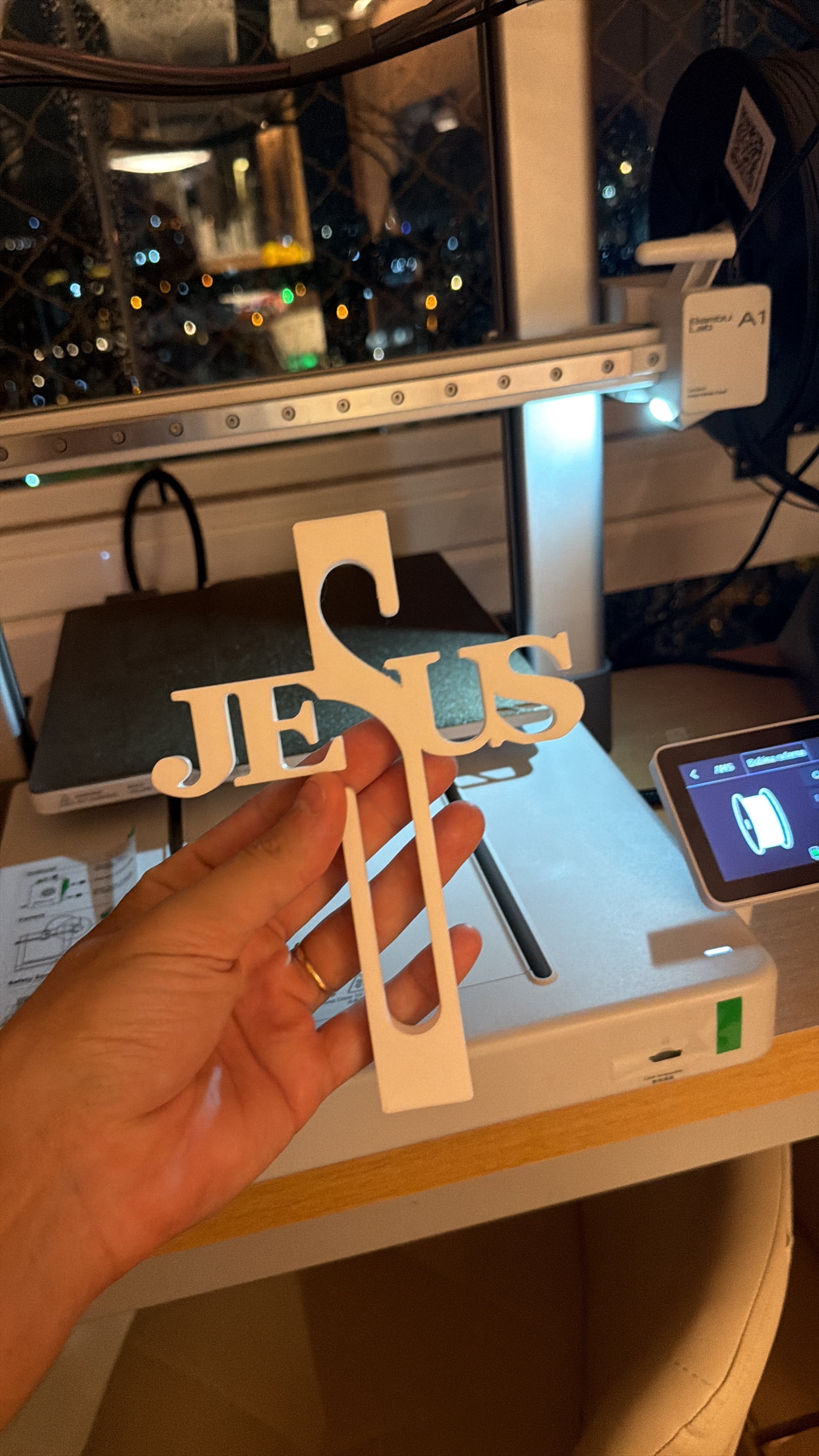 Cruz Decorativa Jesus – Fé para o seu Lar
